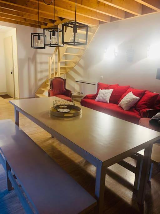 Appartement Chaleureux Chez Nadege Et Raphael อาโฮว์ ภายนอก รูปภาพ